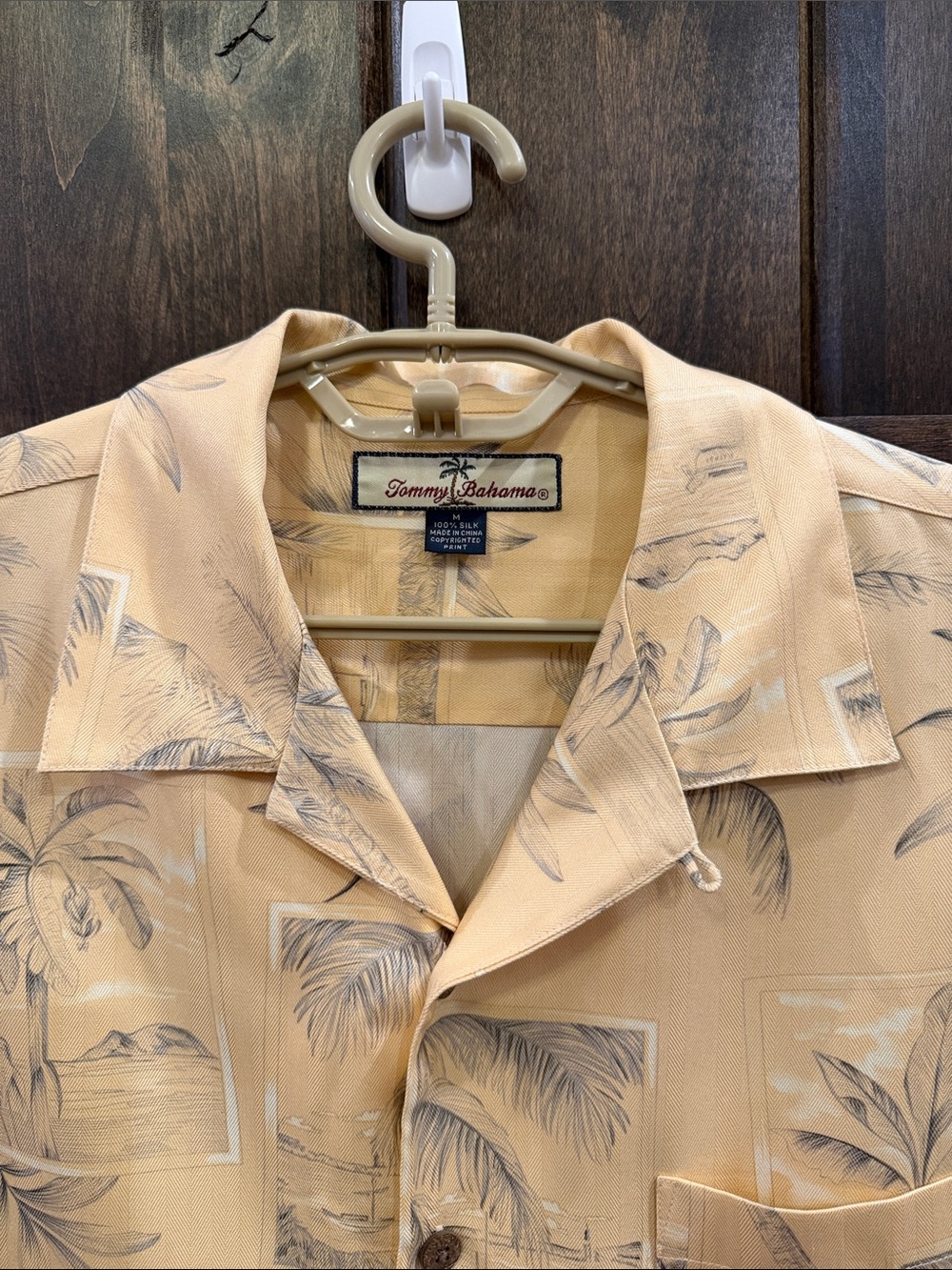 Tommy Bahama - Picture 3 of 9